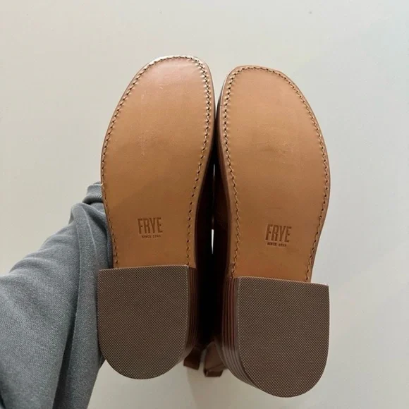 Frye Chelsea Boot Brown Leather Ankle Booties - Picture 5 of 7